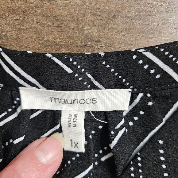 Maurices Black and White Women's Top Plus Size 1X Y Neck Tunic Dark Whimsical - Picture 7 of 14